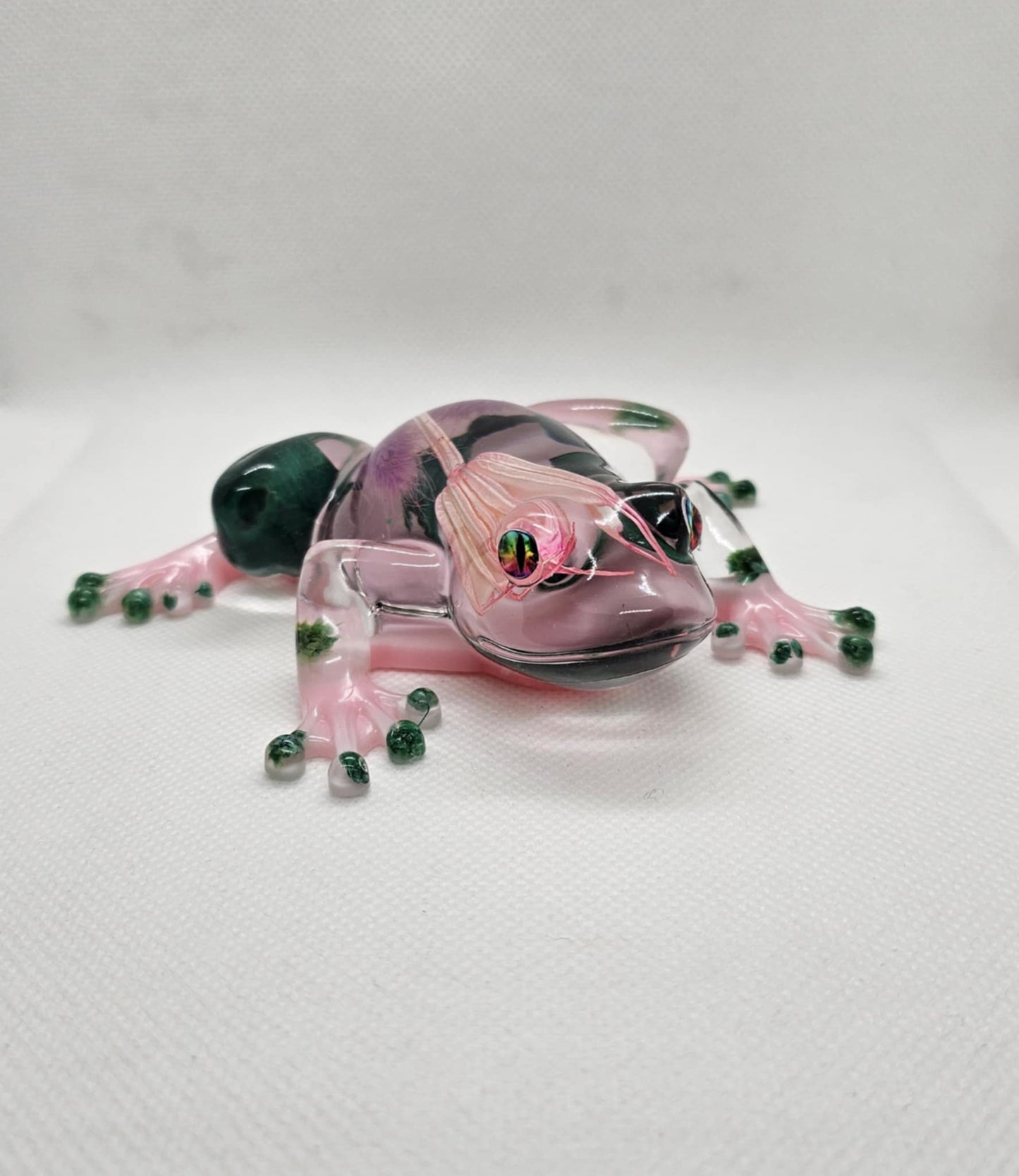 Grenouille Enchantée : Sculpture en Résine Époxy