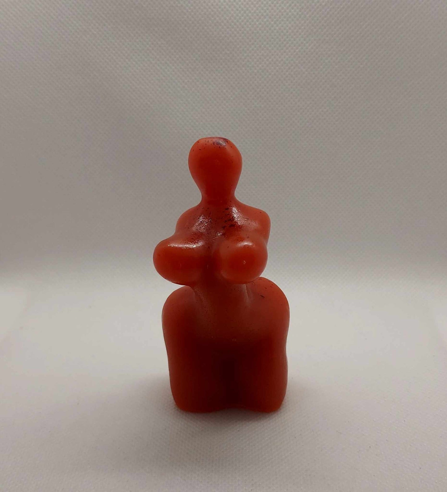 Formes en Lumière : Femme Sculptée en Résine Époxy Fait Main