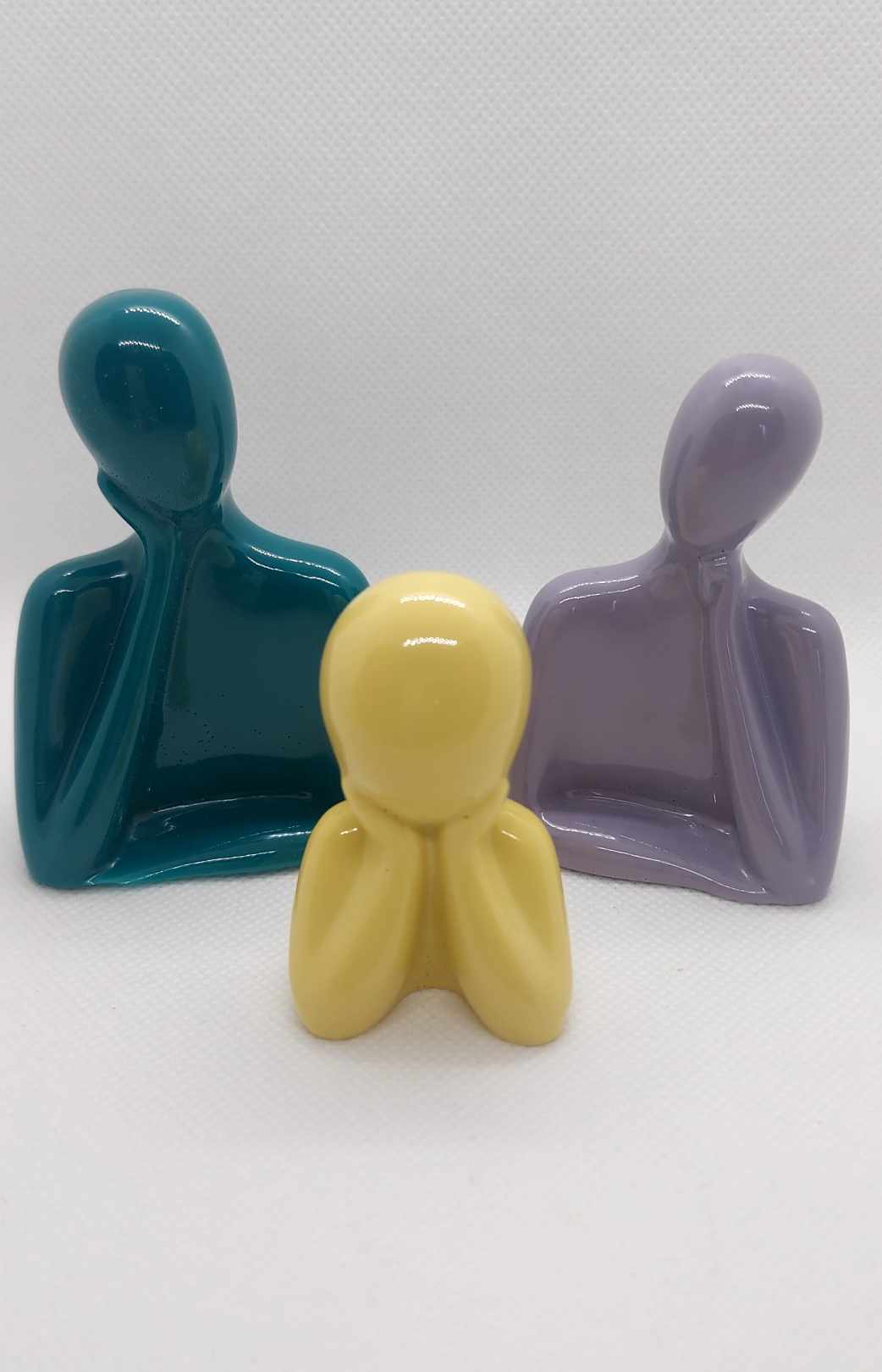 Essence Familiale : Demi-Statuettes Famille en Résine Époxy