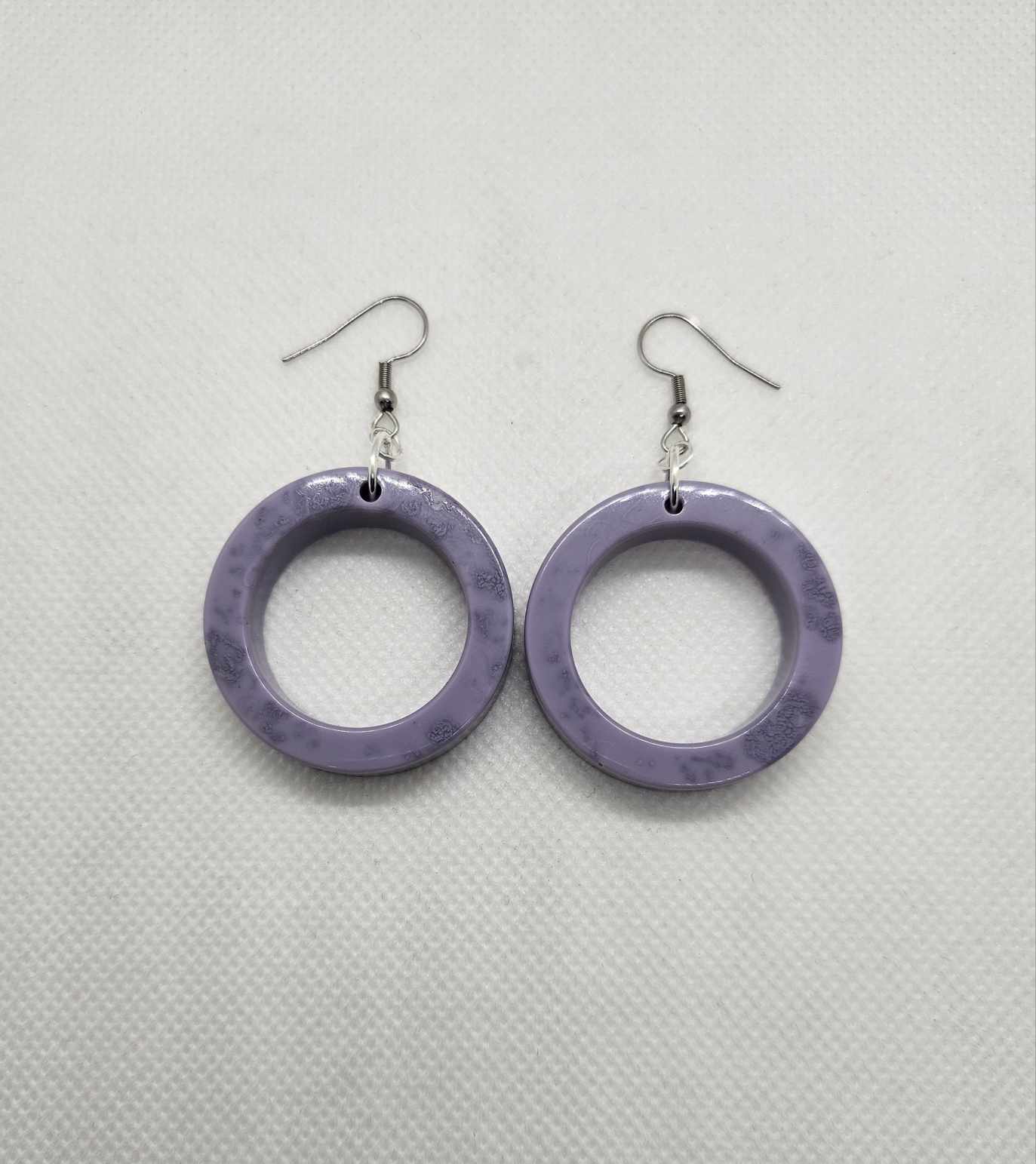 "Élégance Artisanale" – Boucles d’Oreilles en Résine Époxy