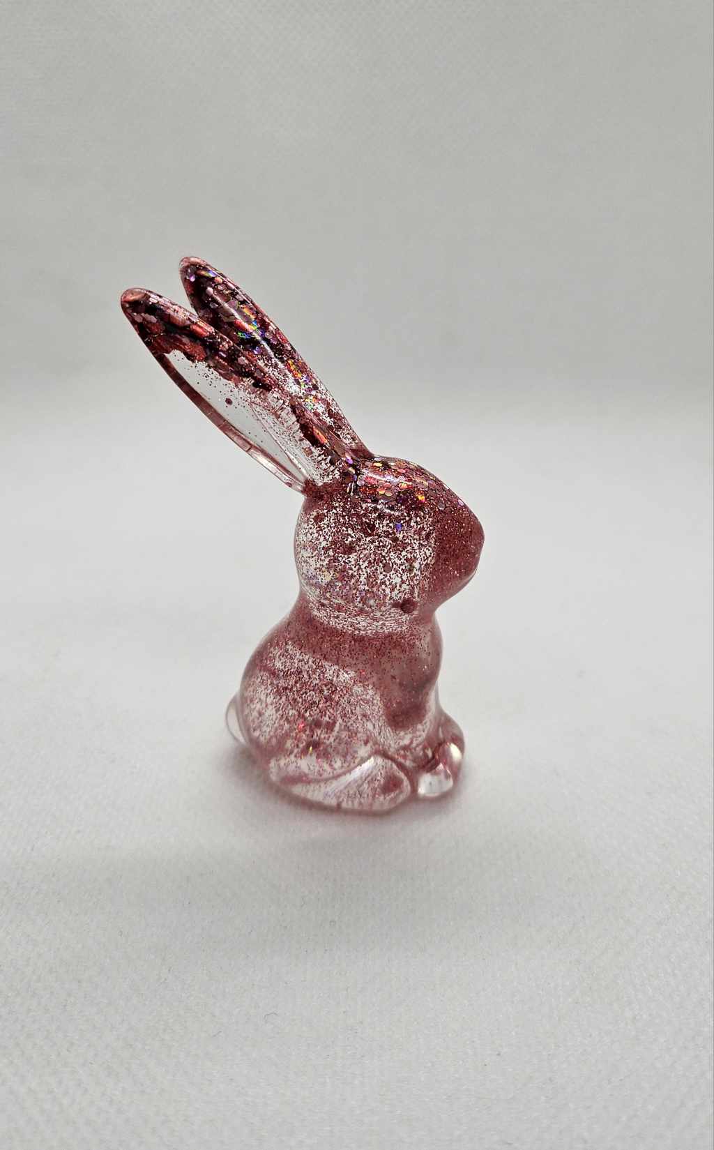 Douceur Naturelle : Petit Lapin en Résine Époxy