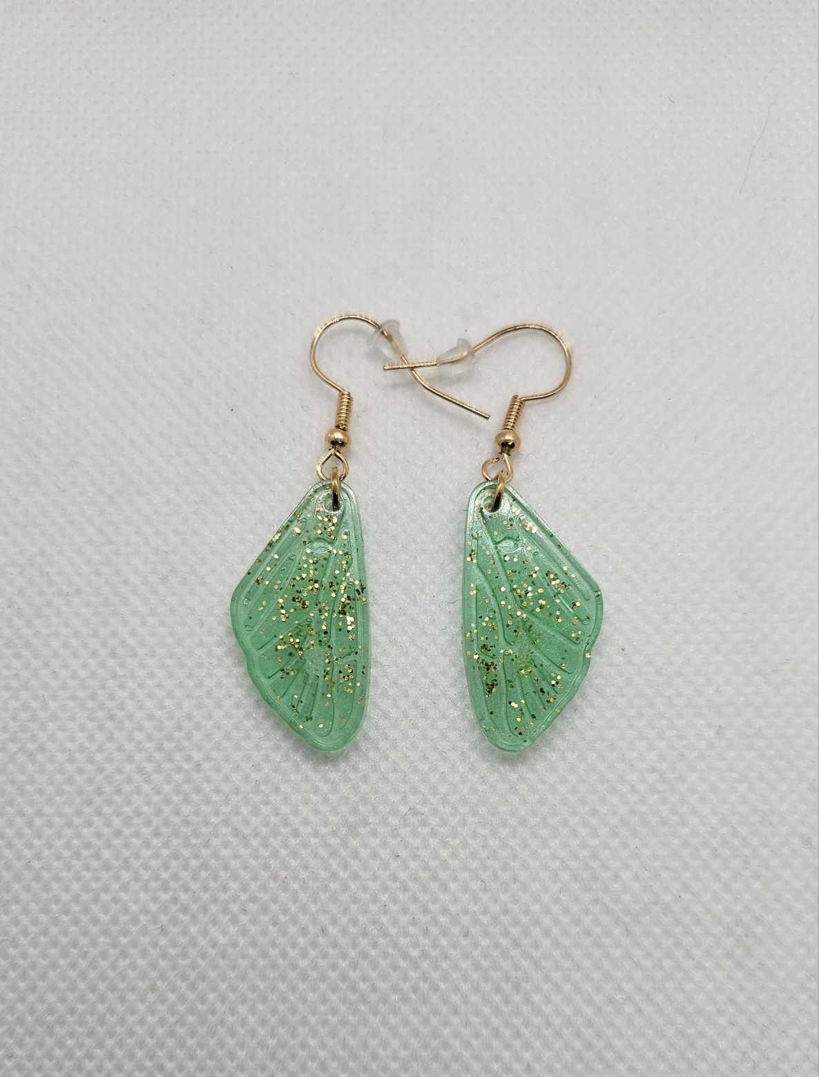 "Élégance Artisanale": Boucles d’Oreilles en Résine Epoxy