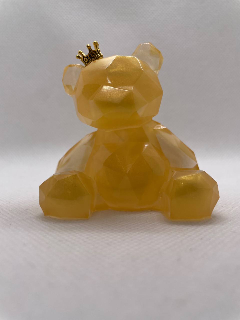 Ours Impérial : Sculpture Couronnée en Résine Époxy