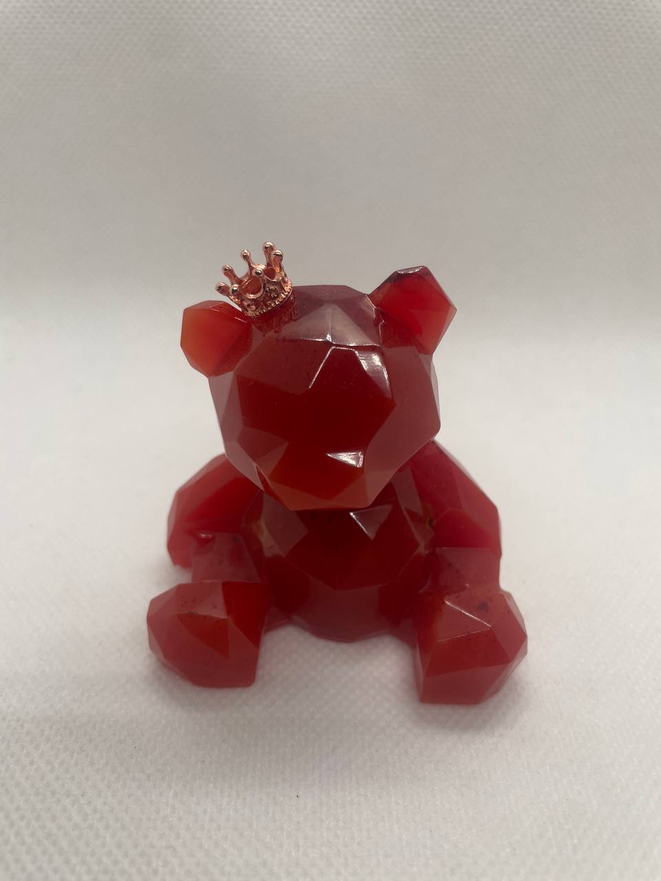 Ours Impérial : Sculpture Couronnée en Résine Époxy