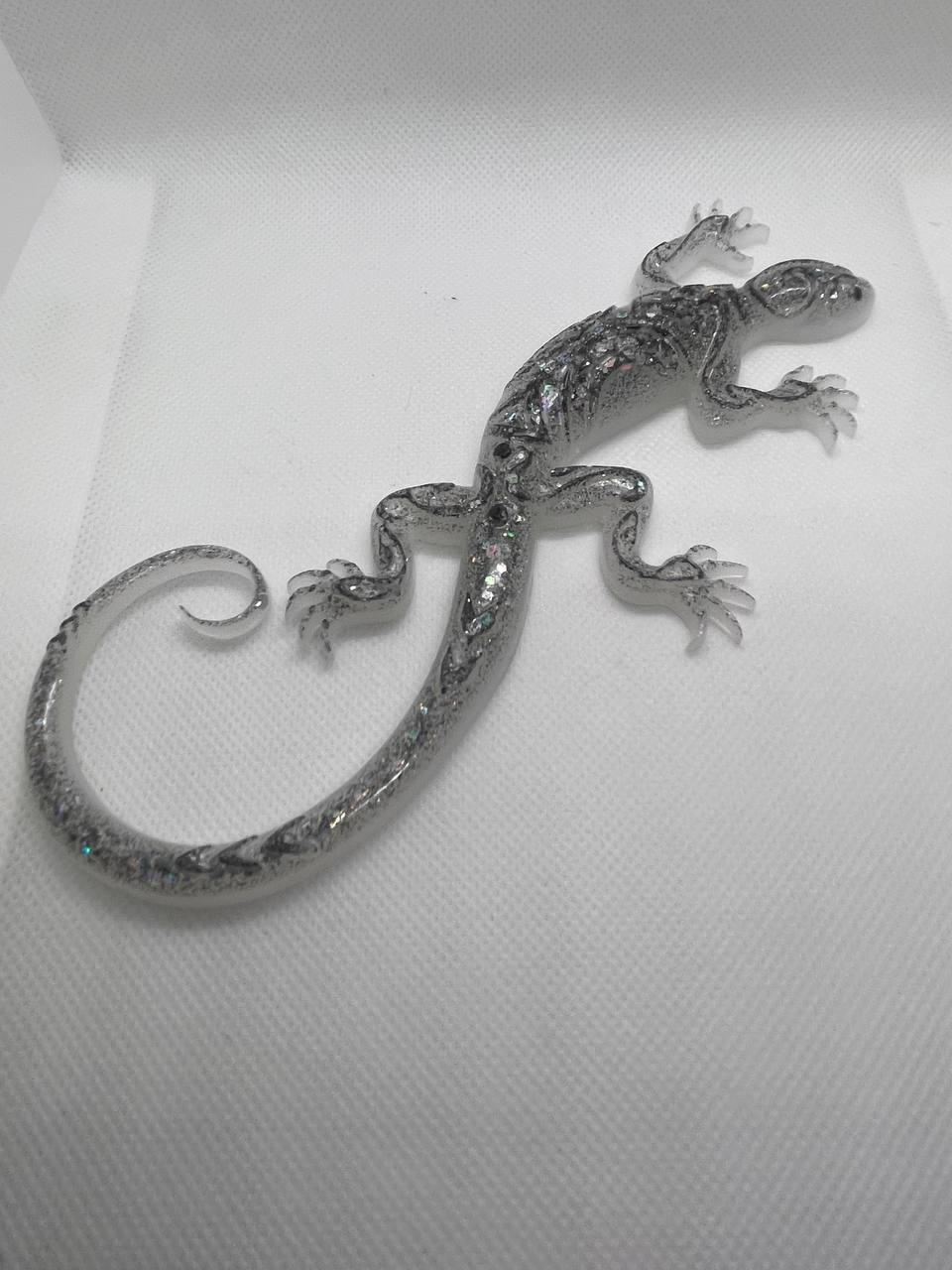 Lézard Solaire : Création Plate en Résine Époxy