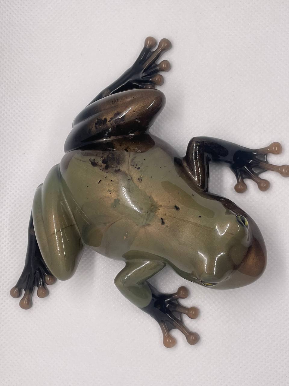 Grenouille Enchantée : Sculpture en Résine Époxy