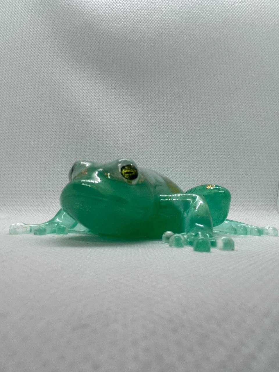 Grenouille Enchantée : Sculpture en Résine Époxy