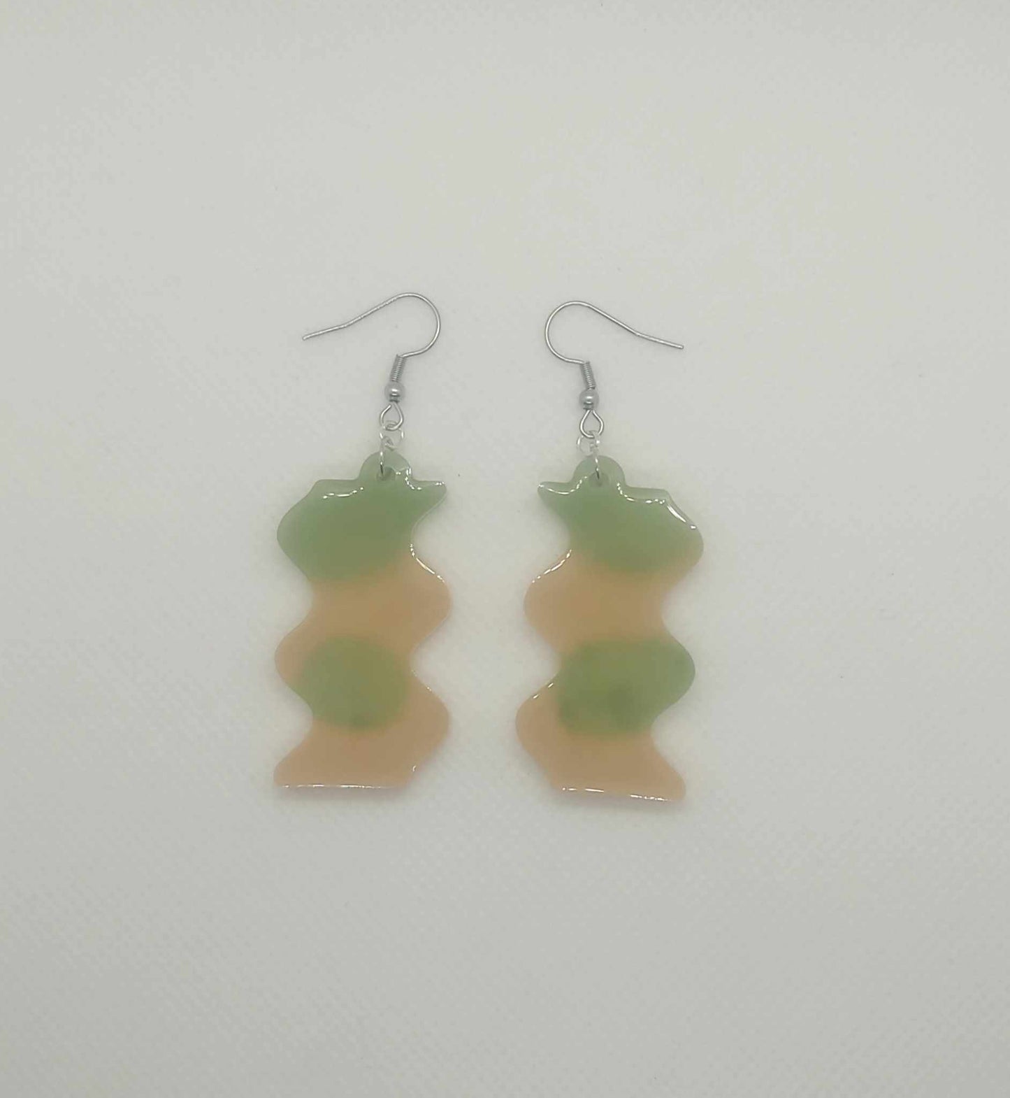 "Élégance Artisanale" – Boucles d’Oreilles en Résine Époxy
