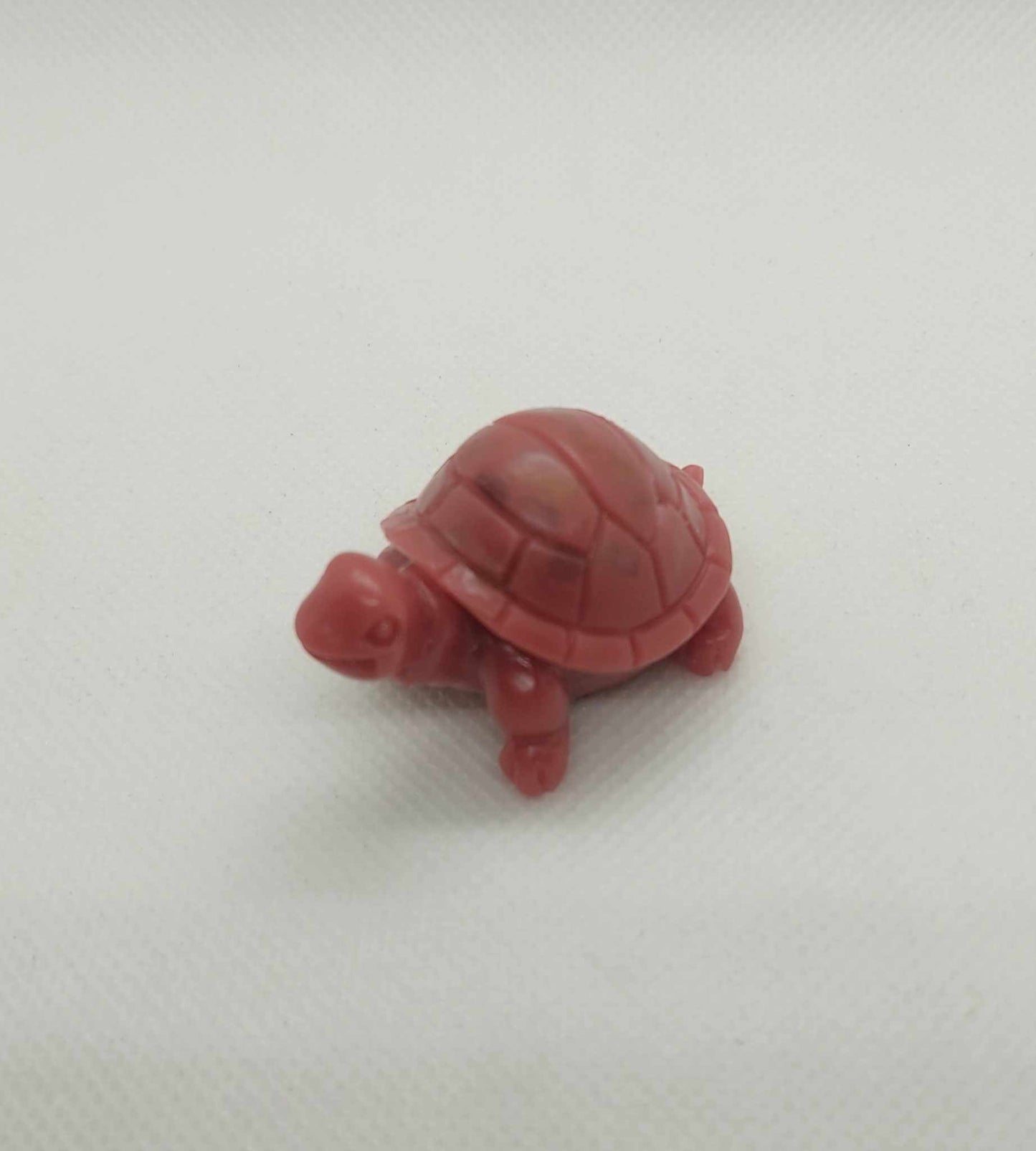 Tortue Éclatante : Sculpture Artisanale en Résine Époxy