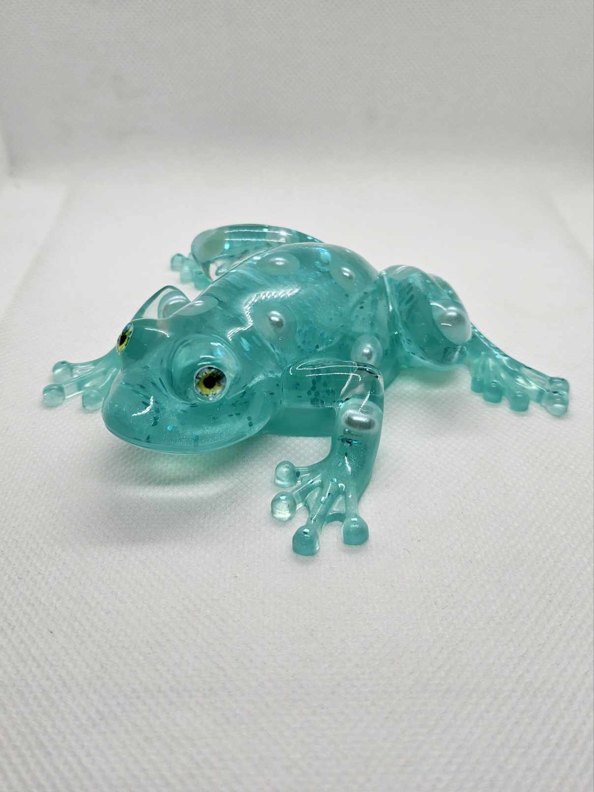 Grenouille Enchantée : Sculpture en Résine Époxy