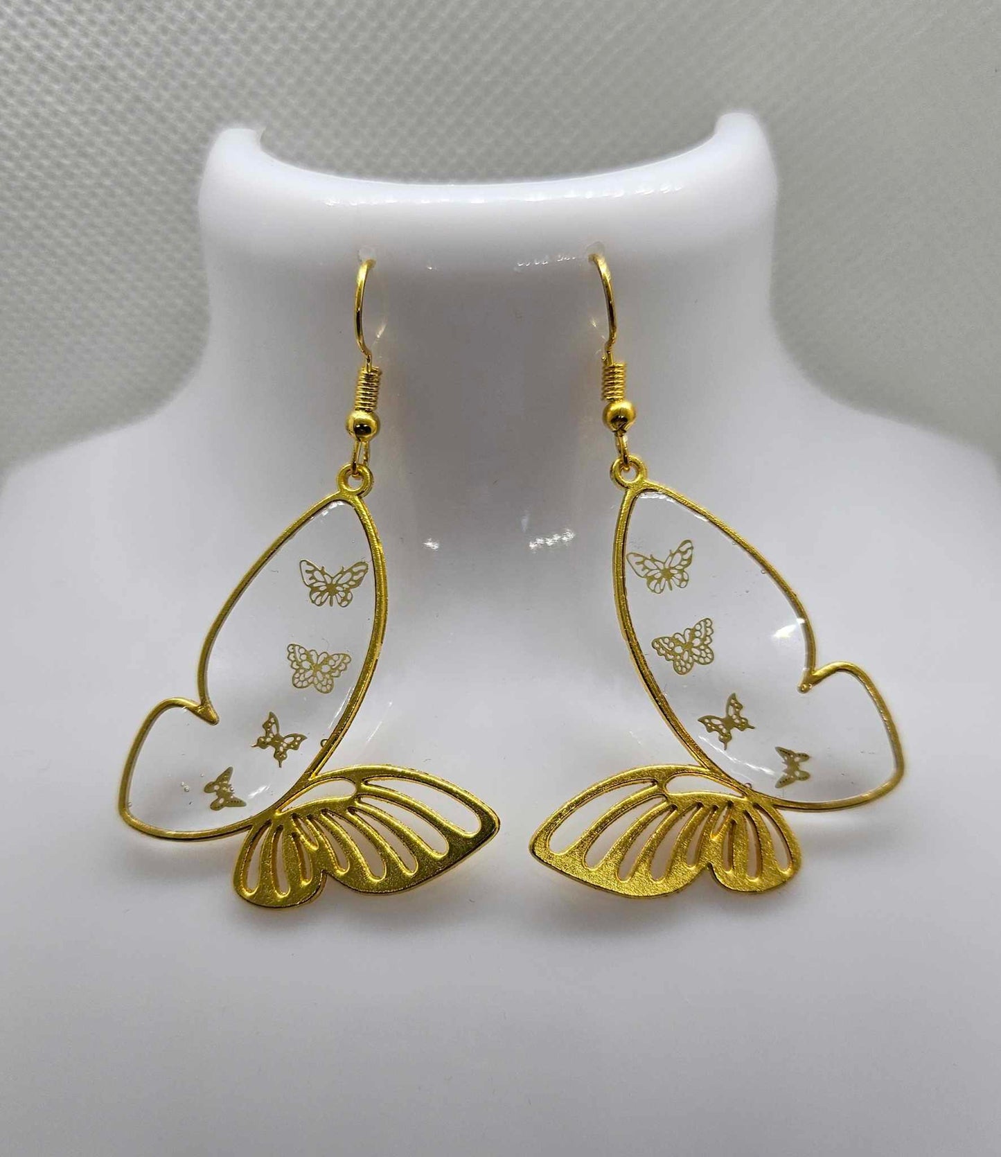 Élégance Artisanale: Boucles d’oreilles en résine époxy
