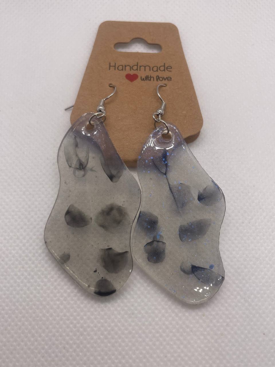 "Élégance Artisanale" – Boucles d’Oreilles en Résine Époxy