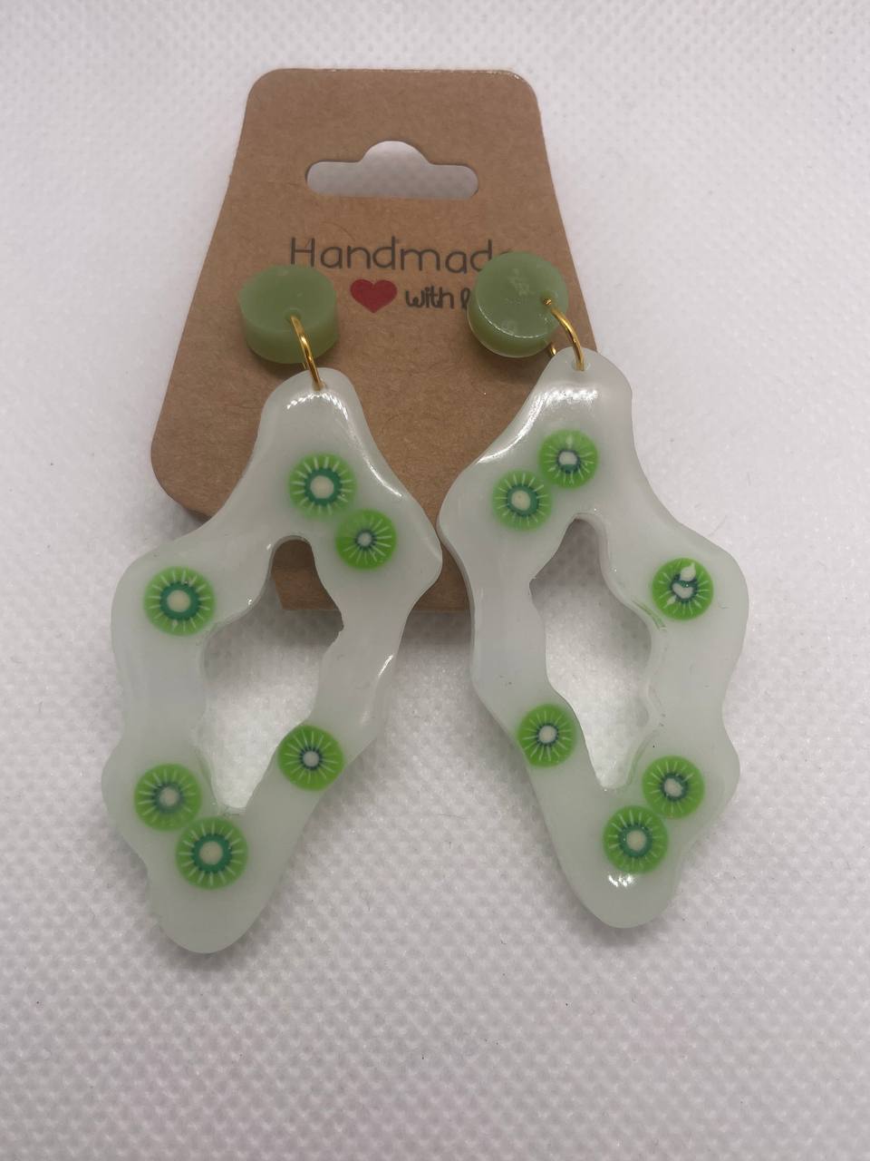 "Élégance Artisanale" – Boucles d’Oreilles en Résine Époxy
