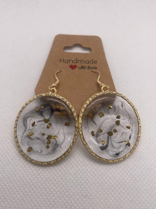 "Élégance Artisanale" – Boucles d’Oreilles en Résine Époxy