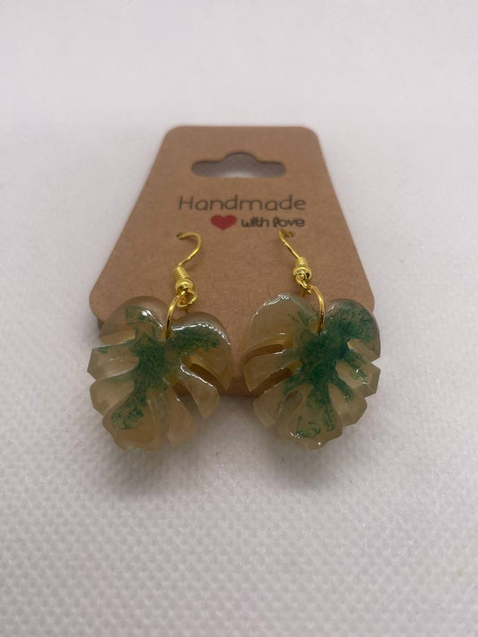 "Élégance Artisanale" – Boucles d’Oreilles en Résine Époxy