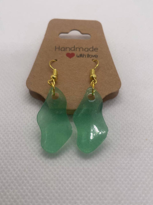 "Élégance Artisanale" – Boucles d’Oreilles en Résine Époxy
