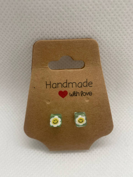 "Élégance Artisanale" – Boucles d’Oreilles en Résine Époxy