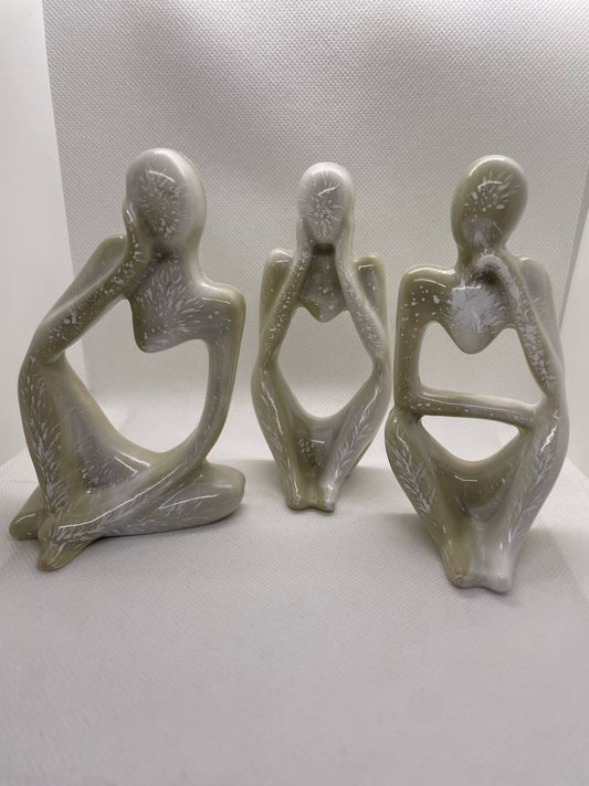 Trio Zen : Statuettes Bicolores en Résine Époxy